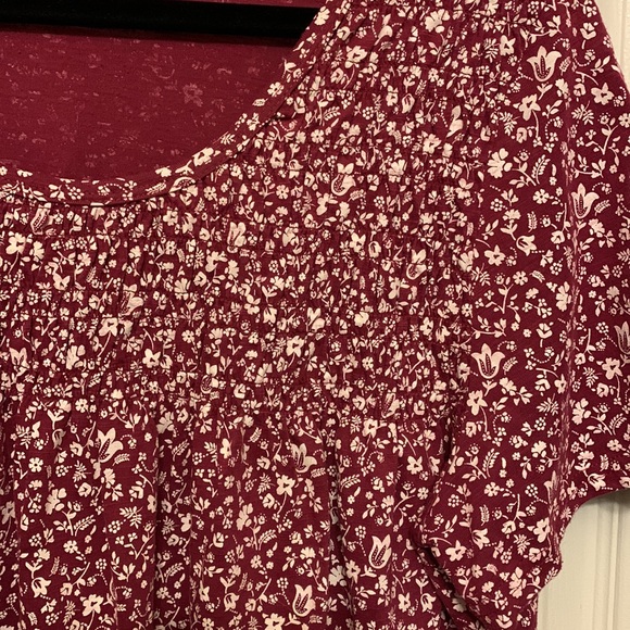 3/$15 D/C Purple Floral Top - Picture 6 of 6